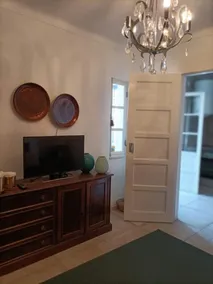 Casa vacanze 'Akademia House - Santarém' con terrazza privata e giardino privato - Image 2