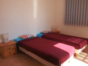 Fritliggende villa, privat pool og internet inden for 10 min gang til stranden - Image 2