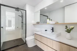 Elegant 2-Bedroom, 2-Bathroom Apartment at Caulfield Park with Balcony & Parking - Image 3