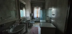 Superbe appartement dans une villa historique à seulement 15 minutes de Venise - Image 3