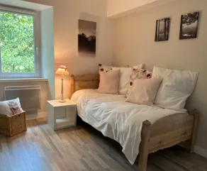 Holiday Home for 6 Guests in Cameliere - Image 4