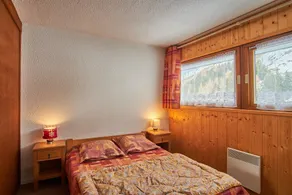 Holiday Apartment with Direct Access to Ski Slopes in Trois-Vallées - Image 3