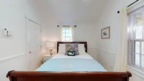Charming cottage, close to lower Main Street. - Image 4