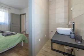 Günstig Gelegene Neubau-villa mit Pool - Image 2