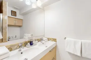 Luxus 2 BD / 2 BA Eigentumswohnung, Pool, auf freie Buslinie - Image 3
