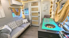 7 Themed Cabooses - Pet Friendly - Image 3