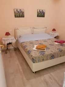 Apartment in villa LE PALME directly on the lake of Lugano - Image 3