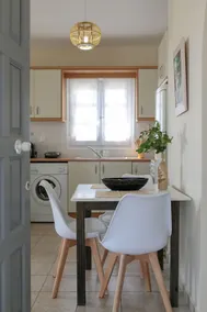 Salty 2Br Apartment Sea View just a few steps from Glyfada beach Naxos - Image 5