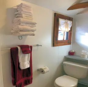 Affordable, Lake Front Log Cabin - Cabin 3 - Image 3