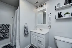 Family Getaway Queen Beds w/ Large Porch - Image 3