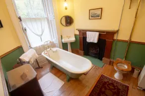 Large 11 bedroom, Scottish Highland Lodge Sleeping 18 - Image 4