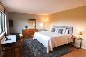 Spacious three bedroom Vandenberg Village condo in Santa Barbara's wine country - Image 4