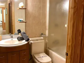 Family-Friendly Apartment with Pool, Balcony, and Parking in Jaca - Image 2