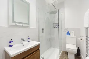 Dollar Apartments-39 Bridge Street - Image 4