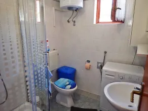 Holiday flat with garden and air conditioning - Image 4