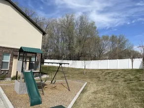 Secluded townhome midway between downtown & skiing; min from shops, & dining - Image 5