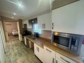 Holiday Home Sleeps 5 With Parking - Image 5