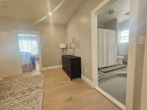 Downtown Living- Pet Friendly- Parking - Image 2