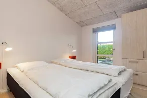 Holiday home with Baring Vig view - Image 3