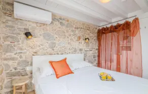 Beach Front Home In Brzac - Image 4