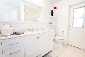 NY! Snygg villa i Bonita Springs! Modernt, med stor havsvattenpool! - Image 3