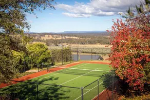 Sovereign Hill Country Lodge - Group accommodation with panoramic views from every room - Image 2
