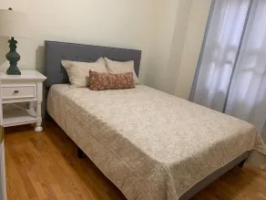 Spacious 3 BR Apartment - NYC Skyline Views Nearby - Image 5