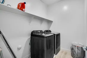 Luxury RH Furnished-Modern Home-Super Clean -All 10 stars review-Great Location - Image 2