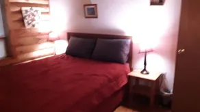 Beautiful Log Chalet, Hot Tub, Gas Grill, Secluded 6 wooded acres. Best privacy - Image 5