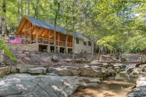Trout Stream Resort Home & Guest Cabin / Pavillon und Wasserfälle in Rumbling Bald - Image 4