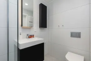Modern Apartment close to the Sea | Balcony and Air Conditioning - Image 5