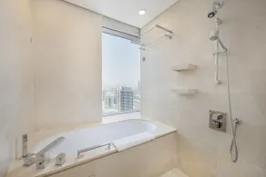 Modern 2BR in The Address Residences Dubai Marina by Deluxe Holiday Homes - Image 5