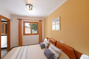Holiday Home 'Ca Na Cati' with Wi-Fi, A/C, Pool, Garden, Terrace and Balcony - Image 5