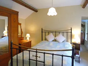 Charming old world cottage on fringe of Cotswolds - Image 4