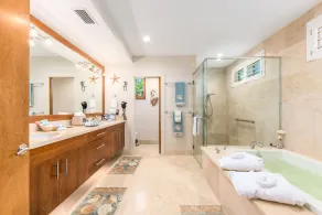 Lux Palace ~ON~ beach w/ lifeguard! 4 mast.suites, pool, elev. Bedrms <100USD nt - Image 3