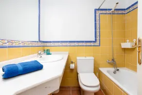 Holiday home with private garden 5 minutes from puerto bañus and the beach - Image 3