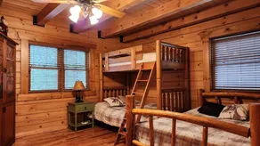 🏞Secluded Log Cabin Near Wisconsin Dells & Wisconsin River • Fireplace • Ski 🏕 - Image 5
