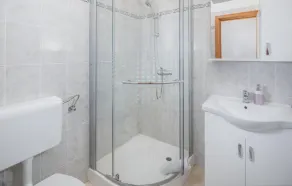 Fantastica casa con 2 camere da letto a Rovinjsko. - Image 4