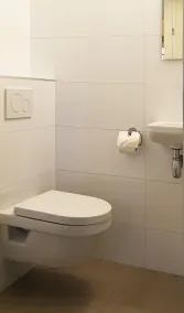 5 minutos a pé da praia: casa de férias confortável com jardim, varanda e sauna - Image 3