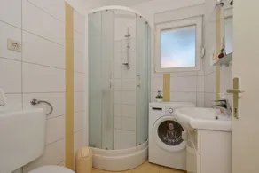 BILO 2 with 2 bedrooms & 2 bathrooms, sea view, only 30 m from the beach - Image 2