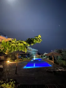 Elegant, Modern  With Shared Swimming Pools - Image 5