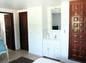STUNNING HILLSIDE POSITION MED PRIVAT POOL OCH TERRACERAD GARDEN - UK TV och WIF - Image 4