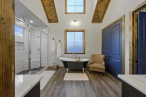 Cabin Retreat with Hot Tub/Fire Pit/Perfect Outdoor Space/Lake 2 Minutes away! - Image 4