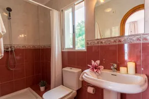 Traditionel spansk villa med privat opvarmet pool og en fantastisk udsigt - Image 3