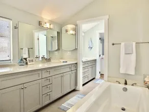 Park Avenue Beach Paradise - Chic & Secluded 4 BDR - Image 3