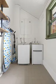 Comfortable 3 bed property in the heart of The Rocks - Image 3