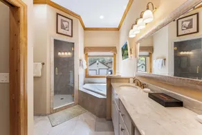 Relaxed Retreat with Premiere Location and Views, Only 6 Steps to Get In, Garage - Image 4