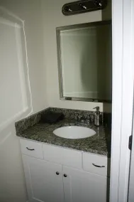 Beautiful 1-Bedroom Luxury Condo Sleeps Up to 4, Block to Beach - Image 3