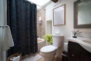 Luxury Kings Heritage House - Image 2