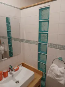 Pretty villa for 6 people with large garden and heated swimming pool - Image 3